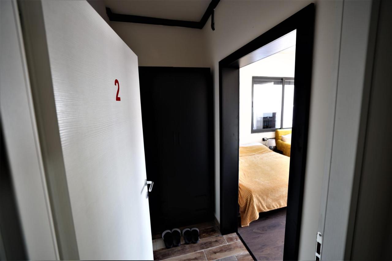 Stylish 1-Bedroom In Tirana #2 Bagian luar foto