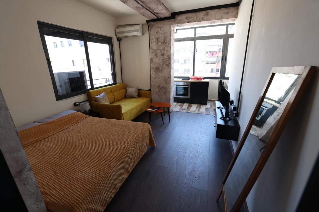 Stylish 1-Bedroom In Tirana #2 Bagian luar foto